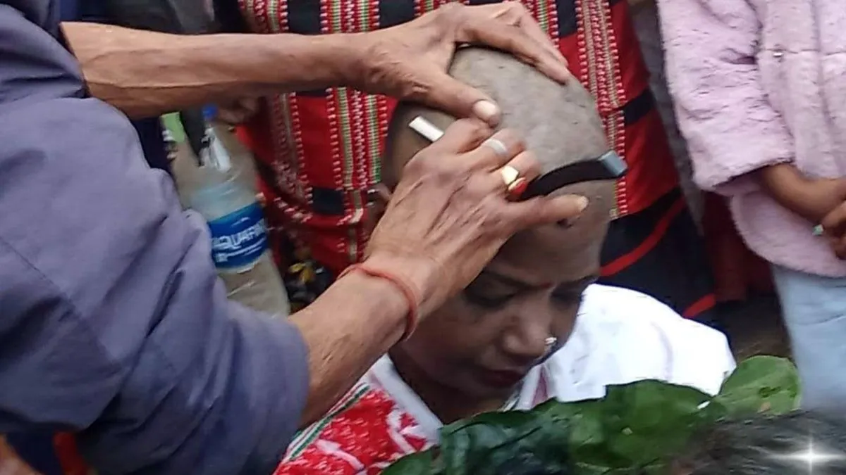 धर्म परिवर्तन कर चुके आदिवासियों को आरक्षण का लाभ न देने की मांग, डिलिस्टिंग के समर्थन में निशा भगत ने कराया मुंडन