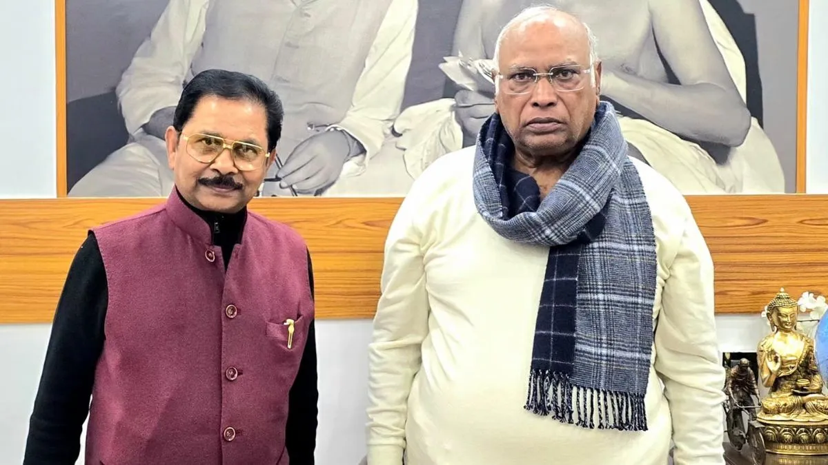 Jharkhand Politics: धीरज प्रसाद साहू ने राष्ट्रीय अध्यक्ष खरगे से मुलाकात की, झारखंड कांग्रेस को सशक्त करने पर की चर्चा