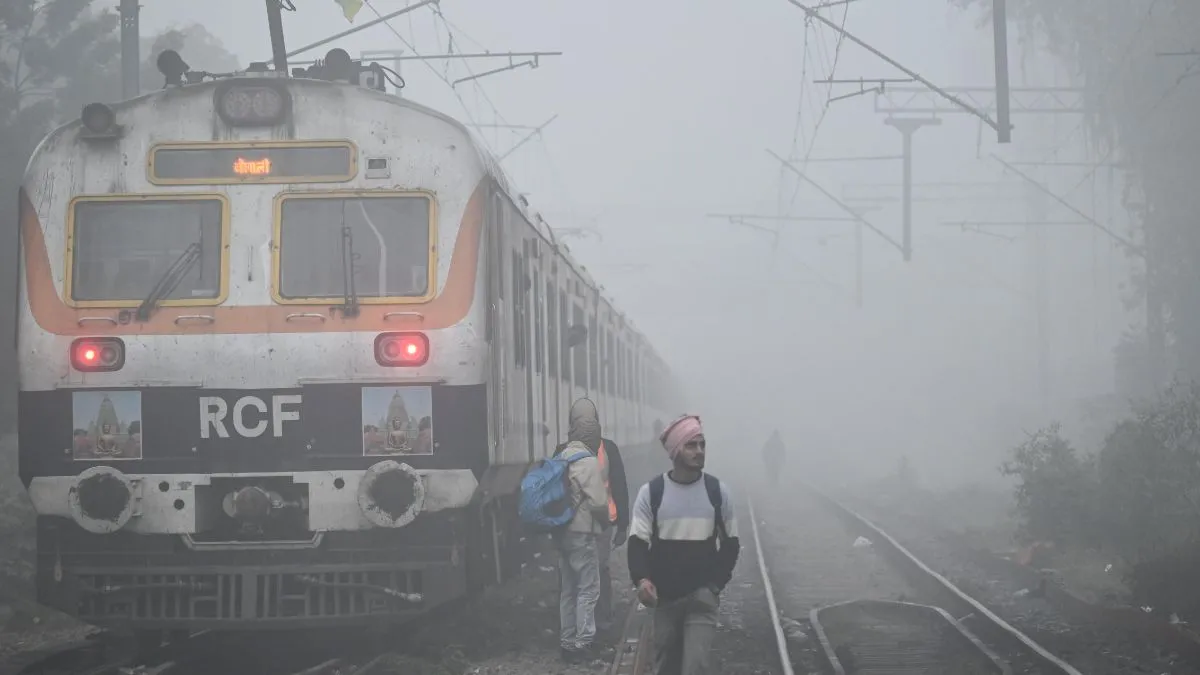 रांची-नई दिल्ली राजधानी एक्सप्रेस 10 घंटे से अधिक लेट, यात्रियों को भूख और प्यास से सामना करना पड़ा